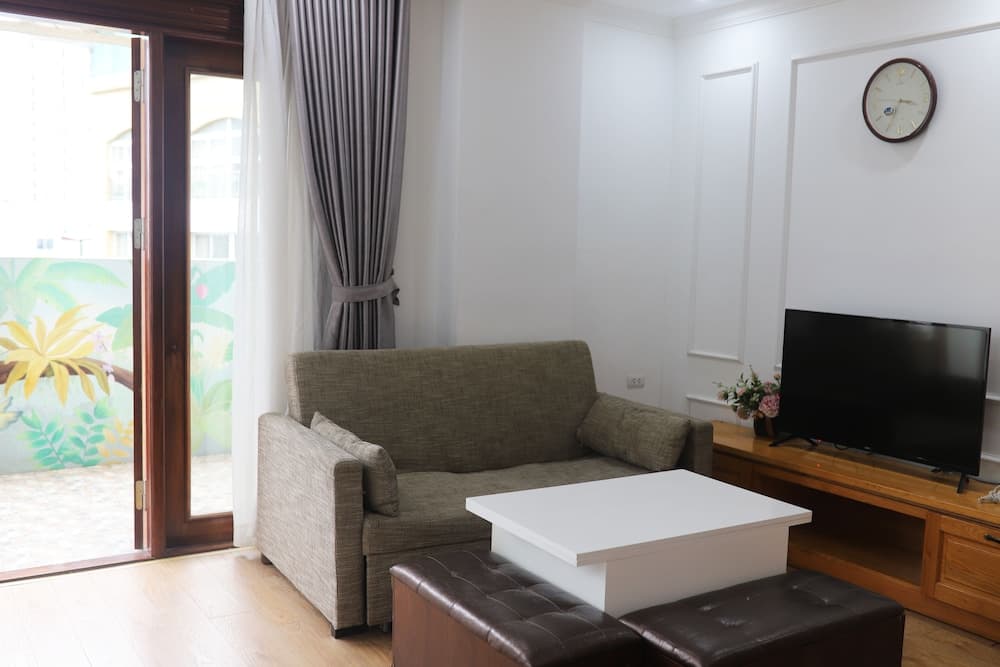 Luxe Paradise Suites Hotel Dich Vong Hau, Hanoi, photo 3