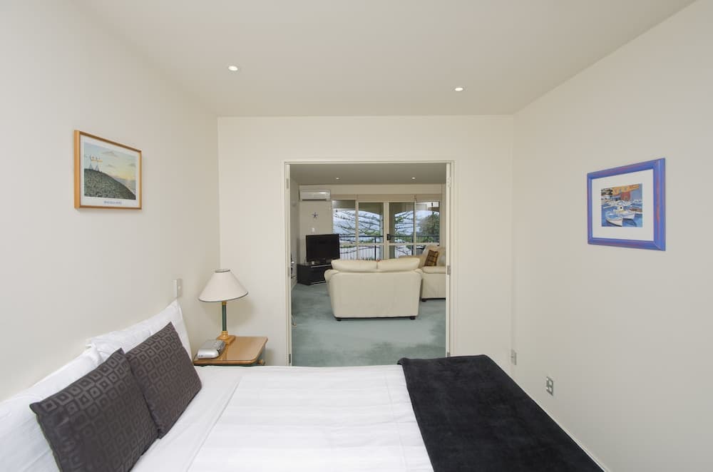 The Pavilions Beachfront Apartments, Tauranga, photo 2
