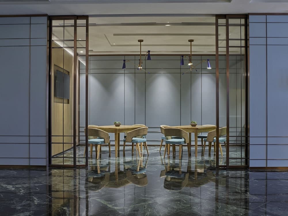Two MacDonnell Road, Hong Kong, photo 4