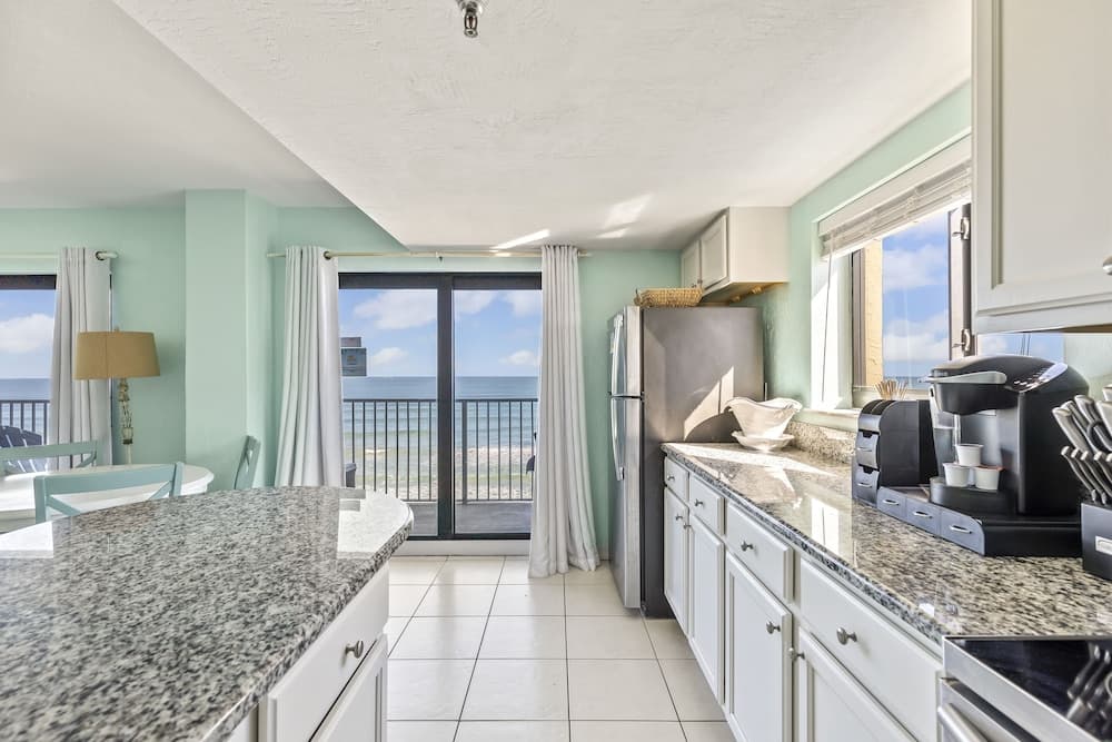 Tropical Suites at Sunglow Resort, Daytona Beach Shores, photo 6