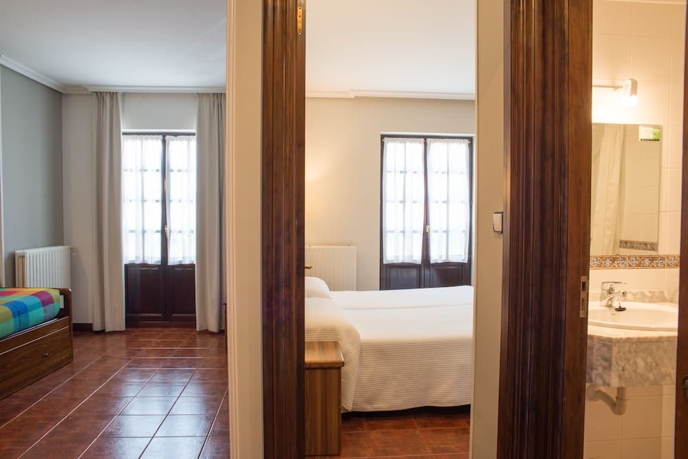 Apartamentos Capriccio, Santillana del Mar, photo 3