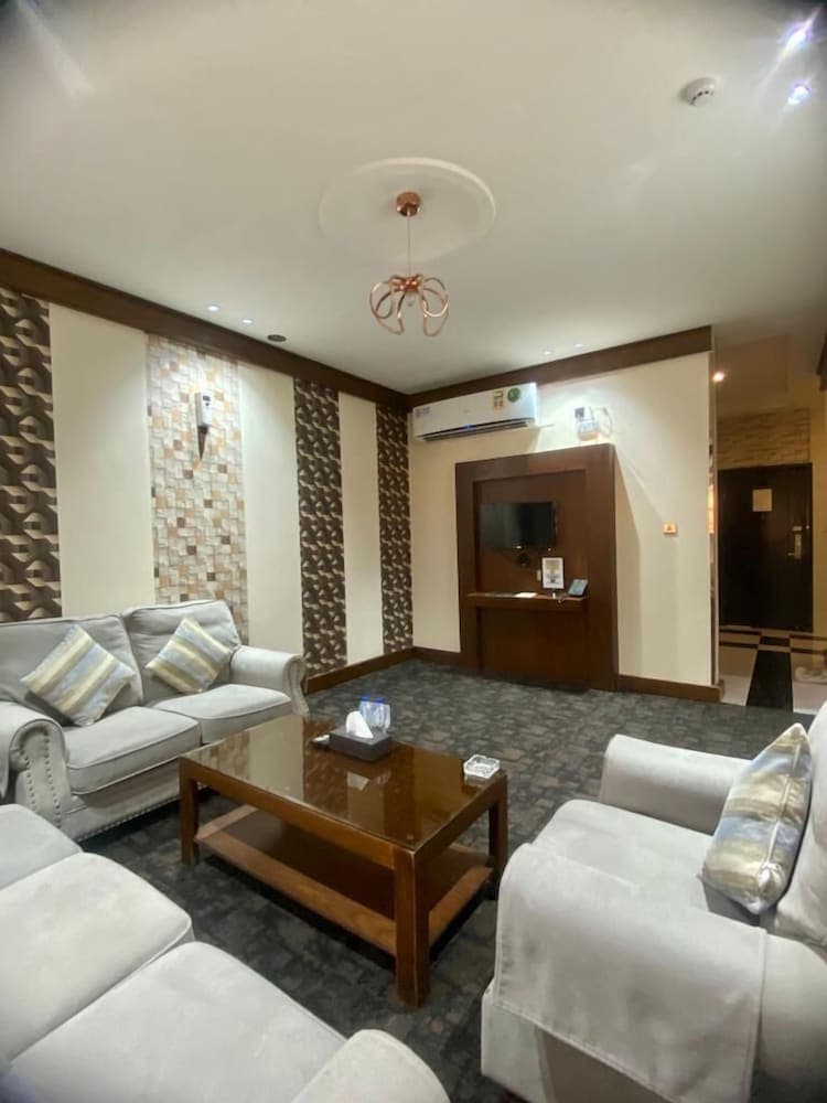 Aral Al-Sahrawiyyah Hotel Apartment, Tabuk, photo 3