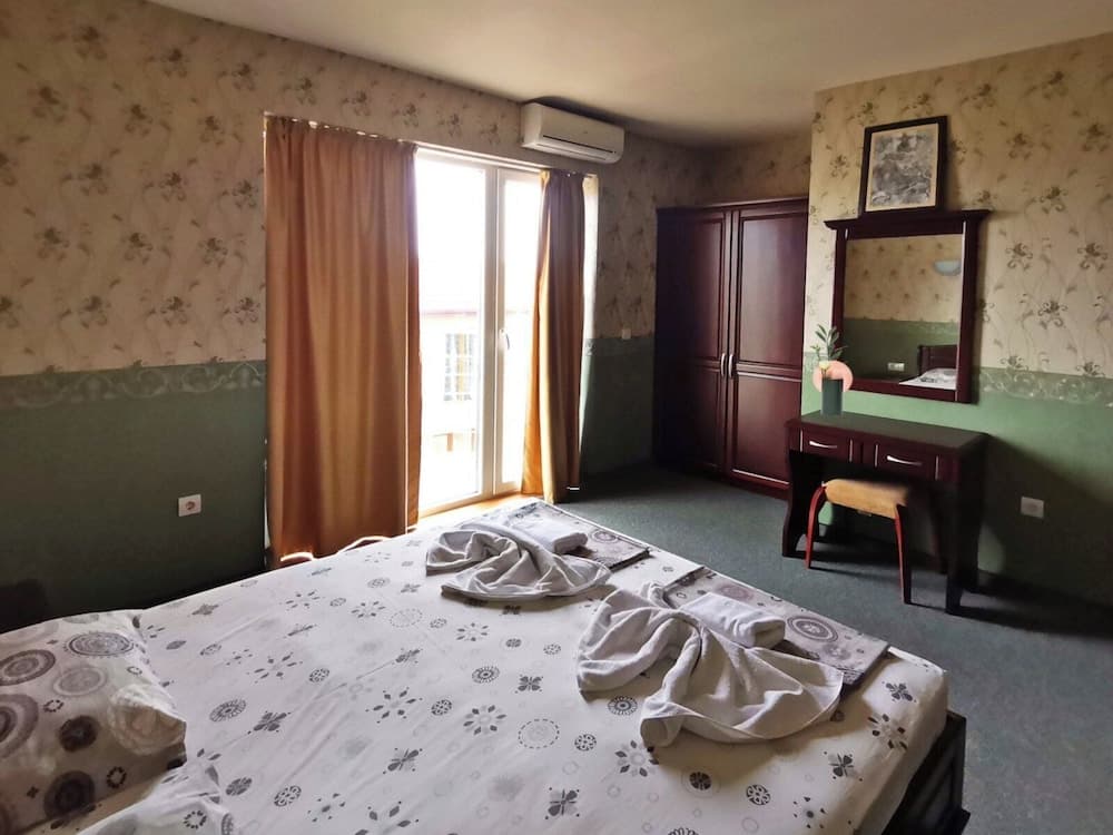 Twins Palace Apart Hotel, Varna, photo 5