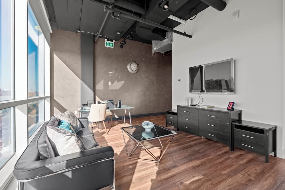 Bright Suites Finch West, Toronto, photo 3