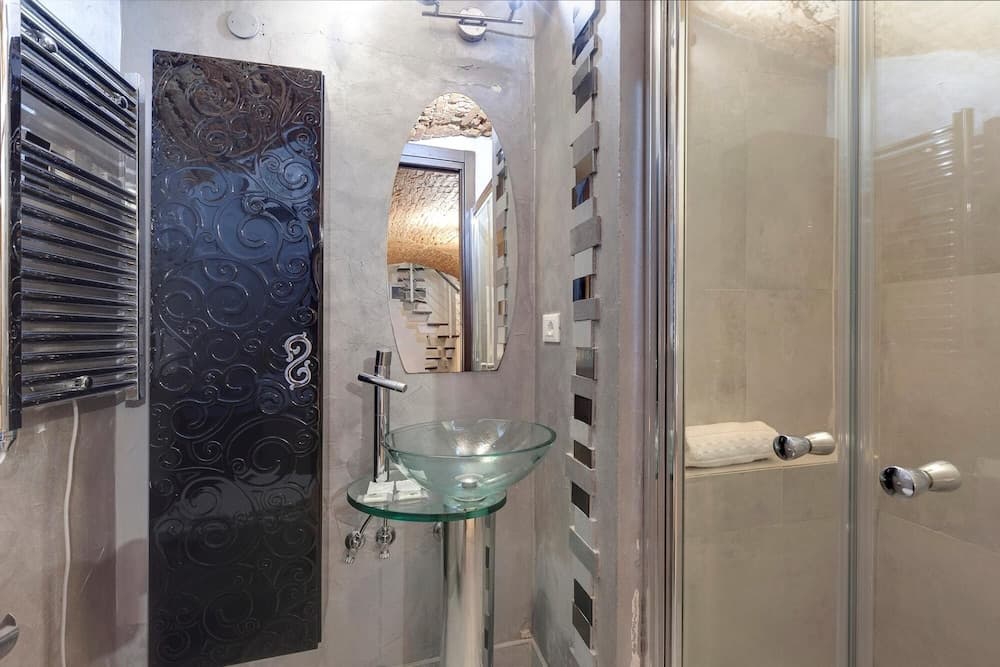 Bathroom at Servi 7