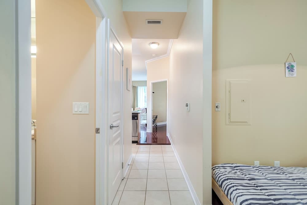 Rivetstays - The Yonge Grand Suites, photo 1
