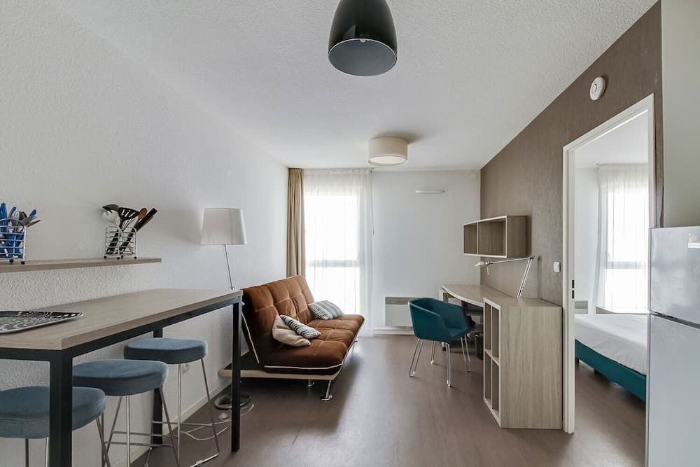 Hotel room at Les Glenans Toulouse
