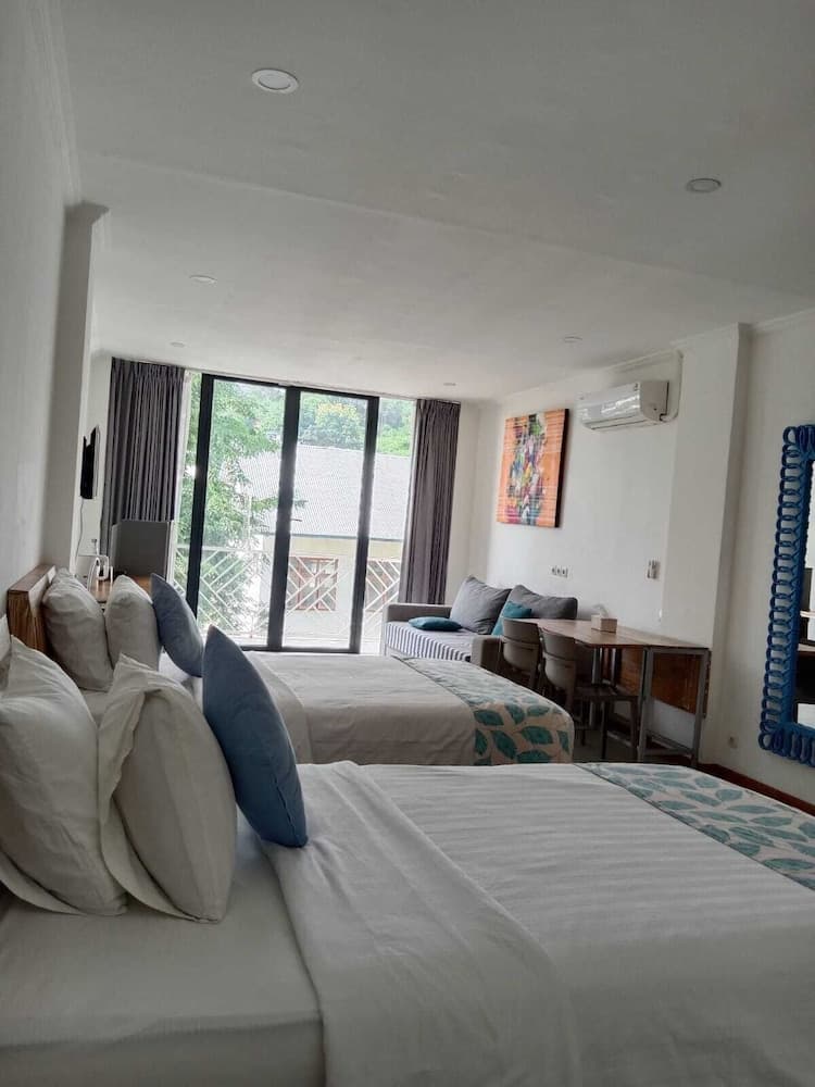 Triple 888  Suites, Labuan Bajo, photo 2