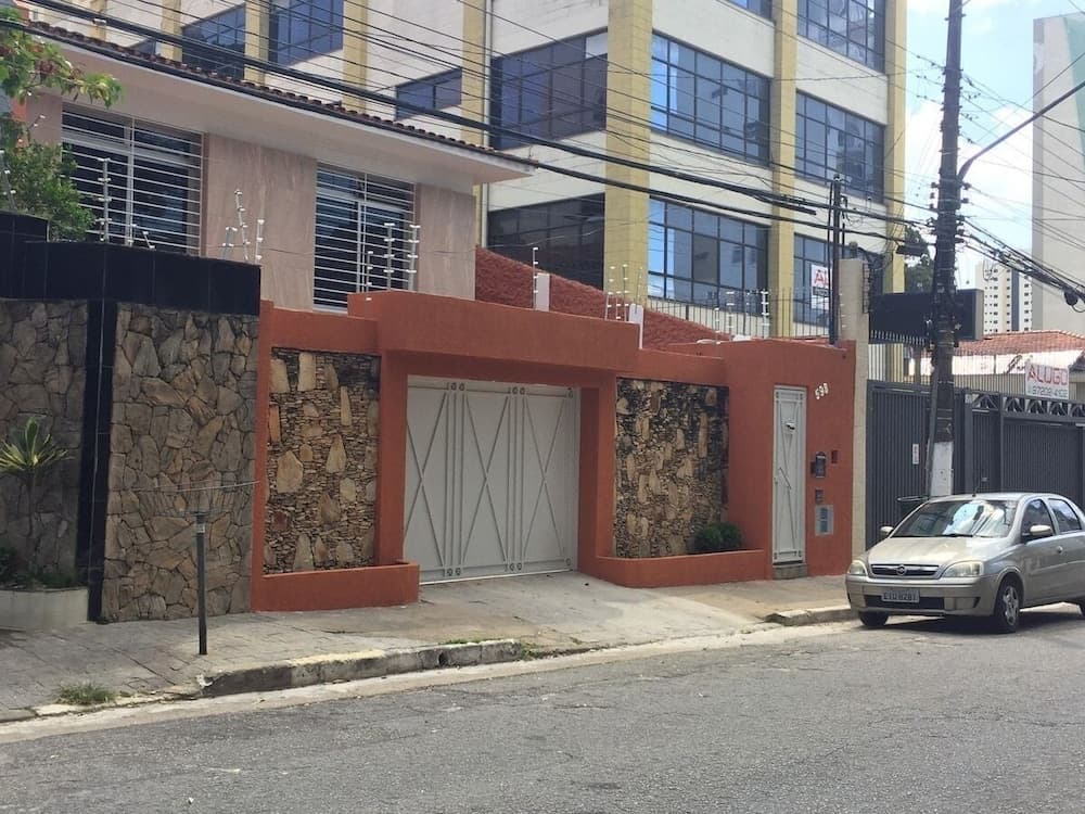 Building at Vila Nina