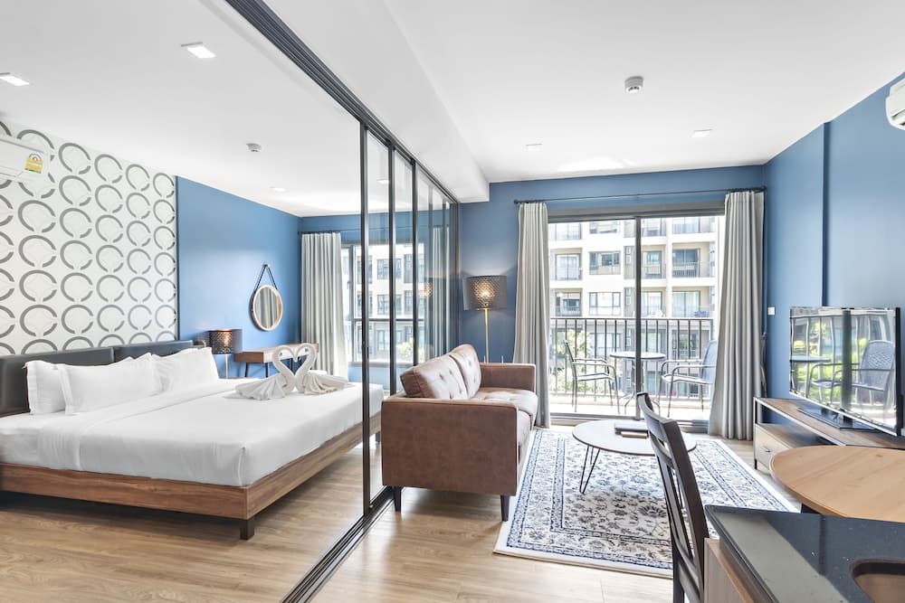 Rain Cha-Am Hua Hin by Jun & Pop, Cha-am