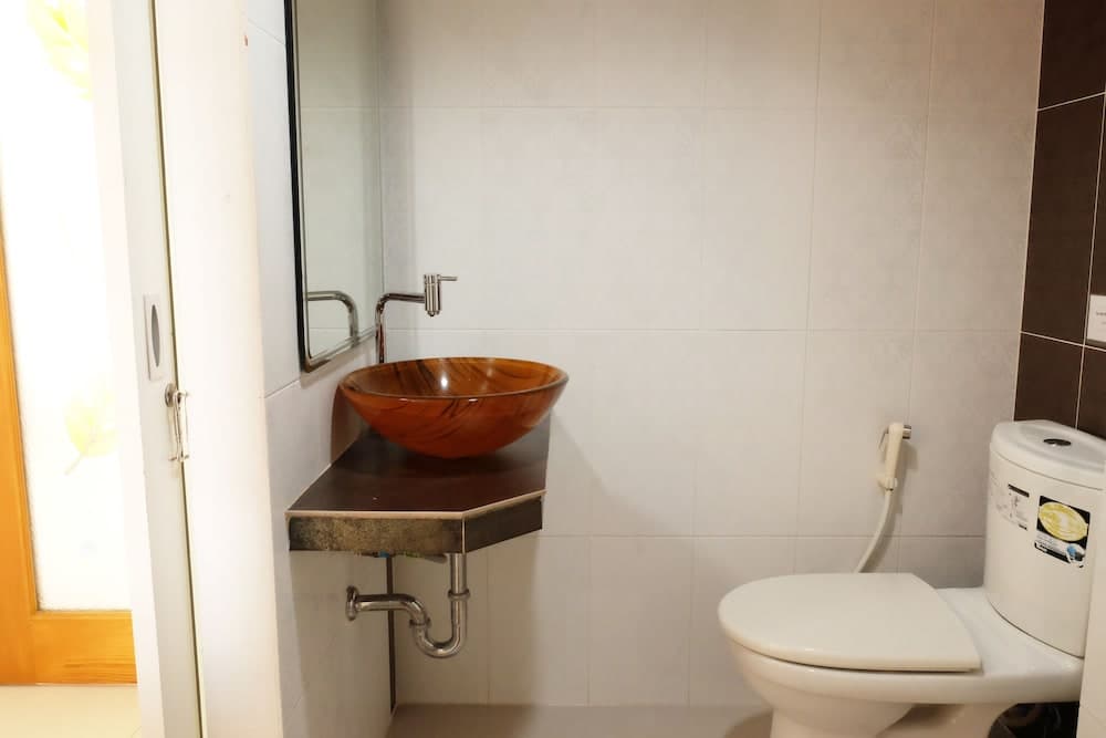 Bathroom at Baan Sabai Rama IV