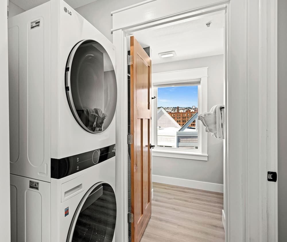 Dragestil 713 Duluth Condos, Duluth, photo 4