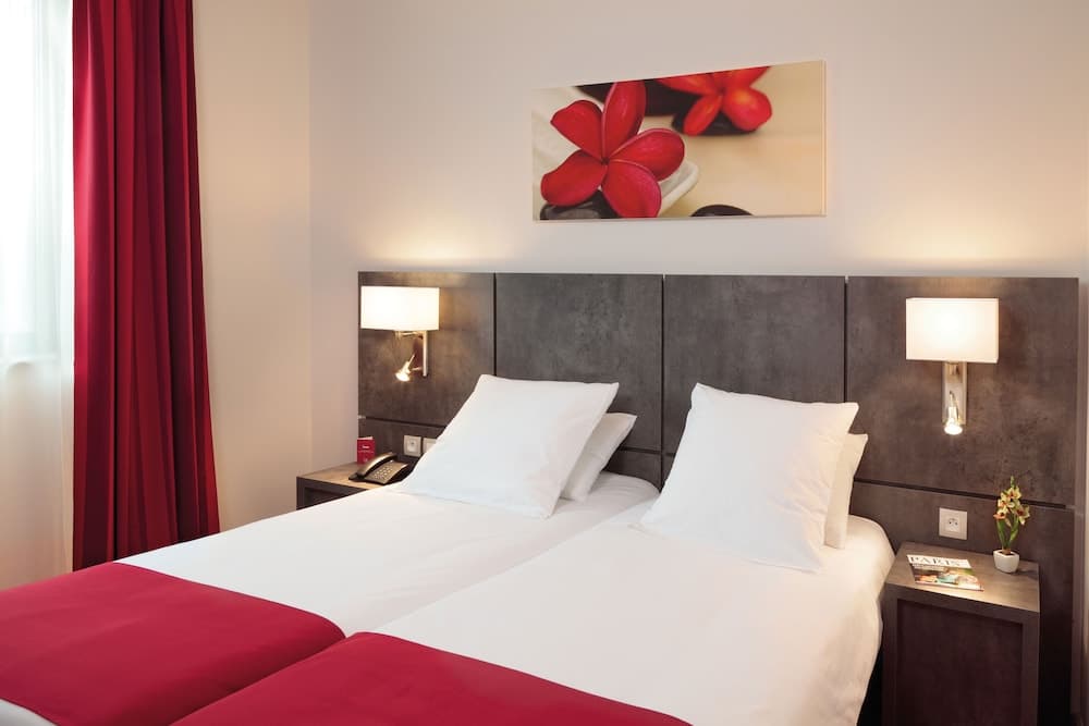 Hotel room at Appart'City Confort Grenoble Inovallée