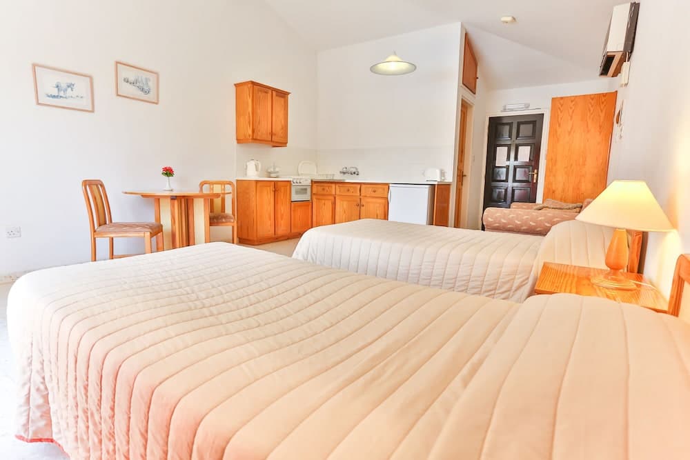 Tavros Hotel Apartments, Neo Chorio, photo 5
