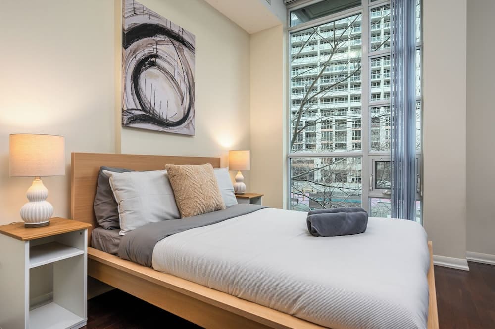 Fort York Suites, Toronto