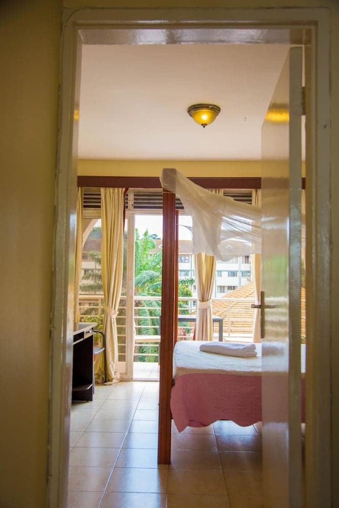Shumuk Hotel and Apartments, Kampala, photo 2