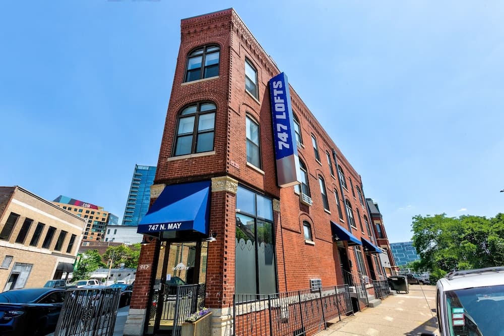 River West, Third Floor Chicago by 747 Lofts, Chicago