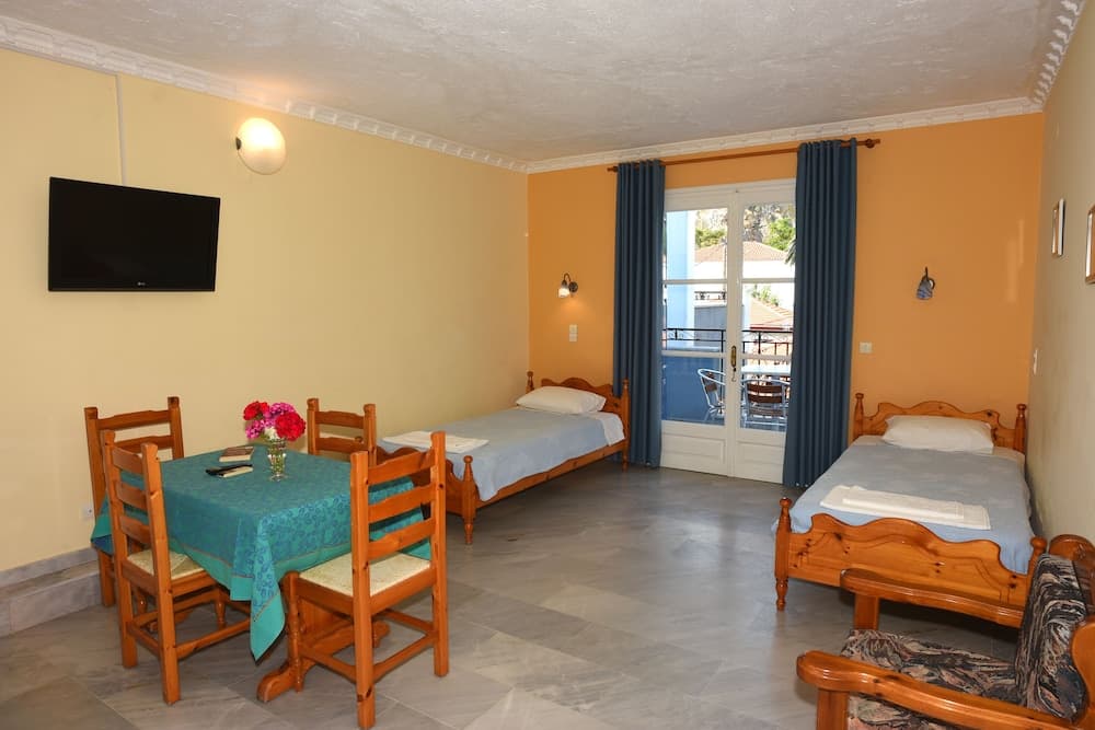 Blue Sky Hotel, Lesvos, photo 3