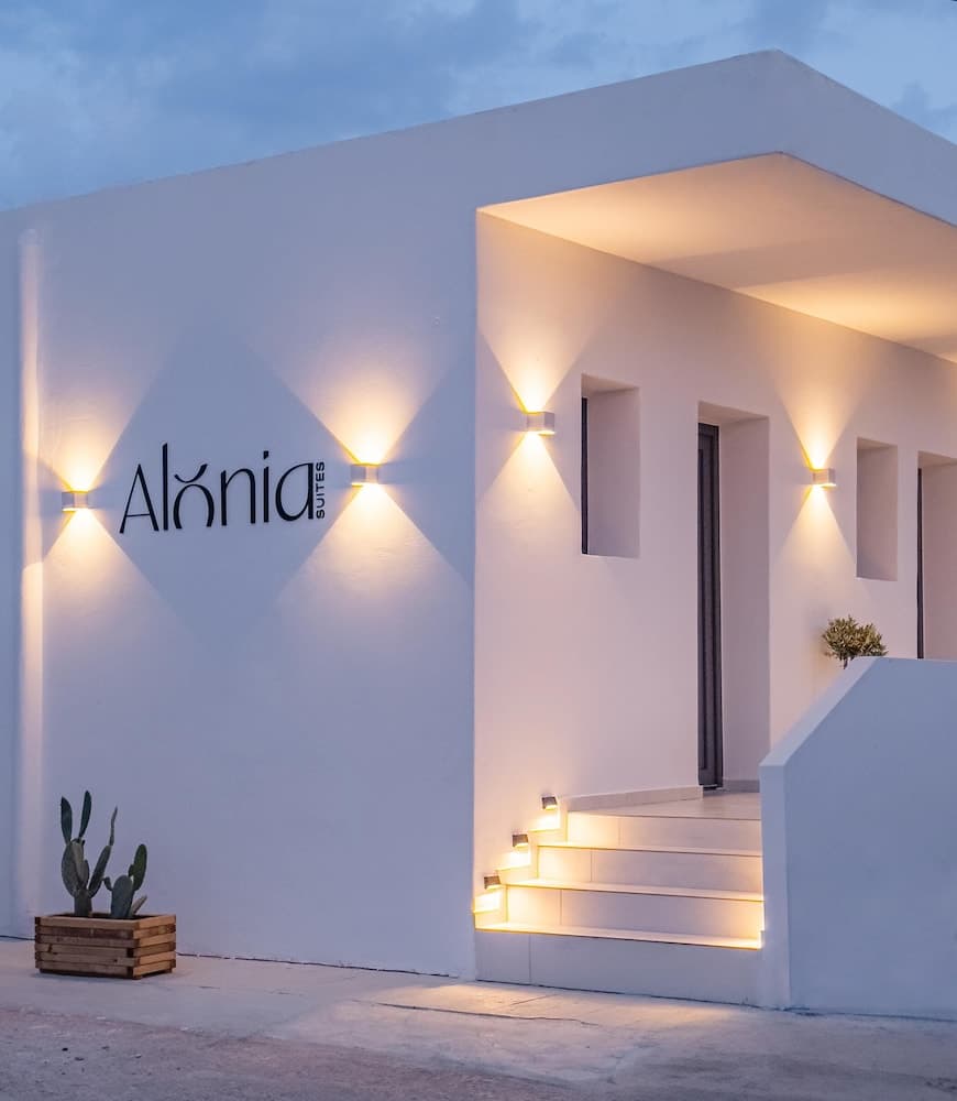 Alonia Suites, Paros