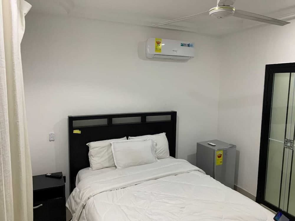 Zab's Suite Hotel, Accra, photo 5