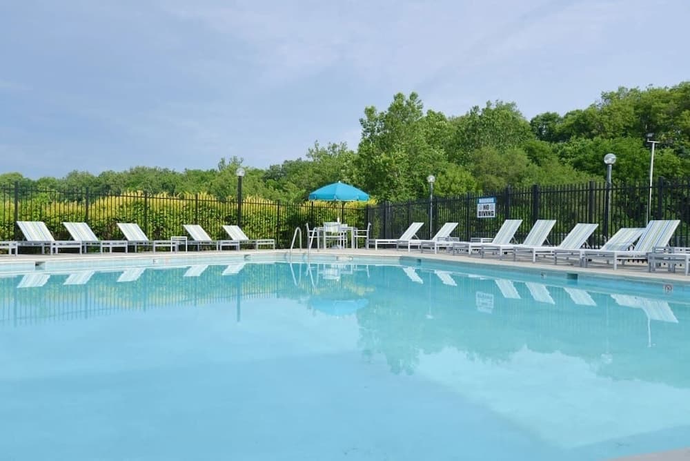 Allisonville Rd Apartments by Landing, Indianapolis