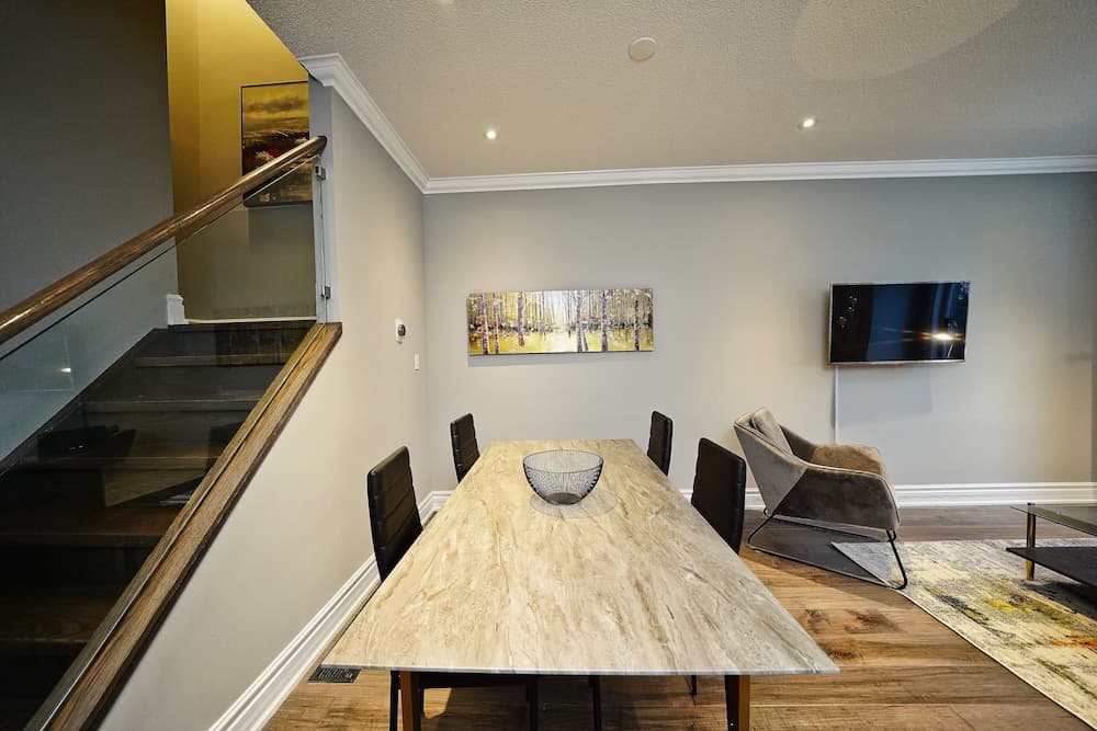 The Wells Suites, Toronto, photo 4
