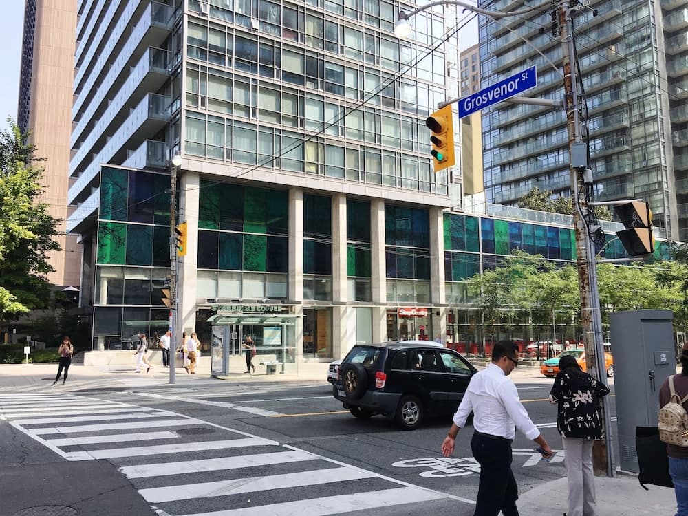 Altitude Suites Bay Street by Teristo Group, Toronto