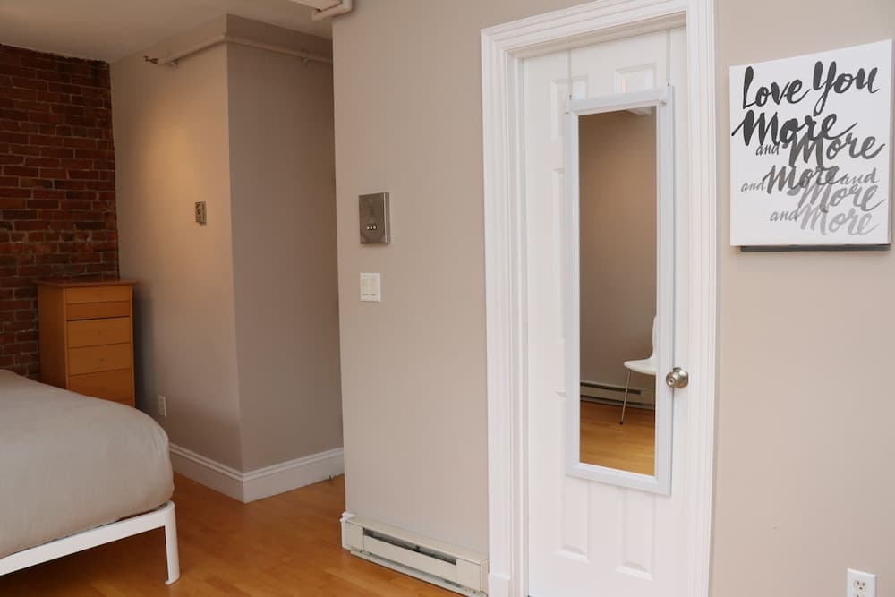 Maverick Suites at 402 Columbus Ave, Boston, photo 2