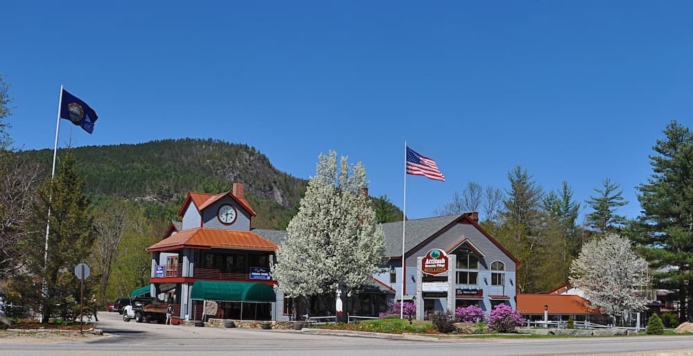 Attitash Mountain Village, Bartlett