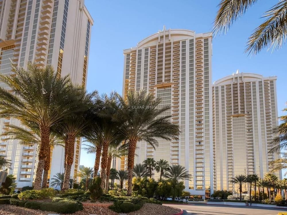Fallon Luxury Rentals at The Signature, Las Vegas