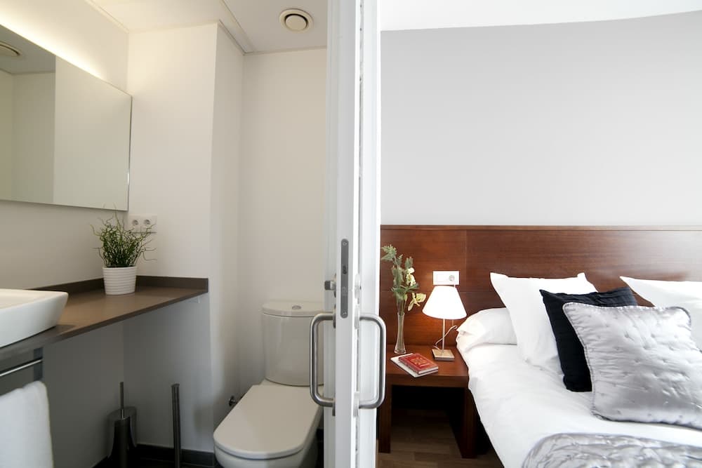 Serennia Apartments Ramblas-Pl.Catalunya, Barcelona, photo 2