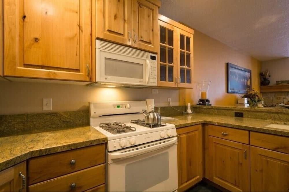 Updated Town Pointe by Park City Vacations, Park City, photo 5