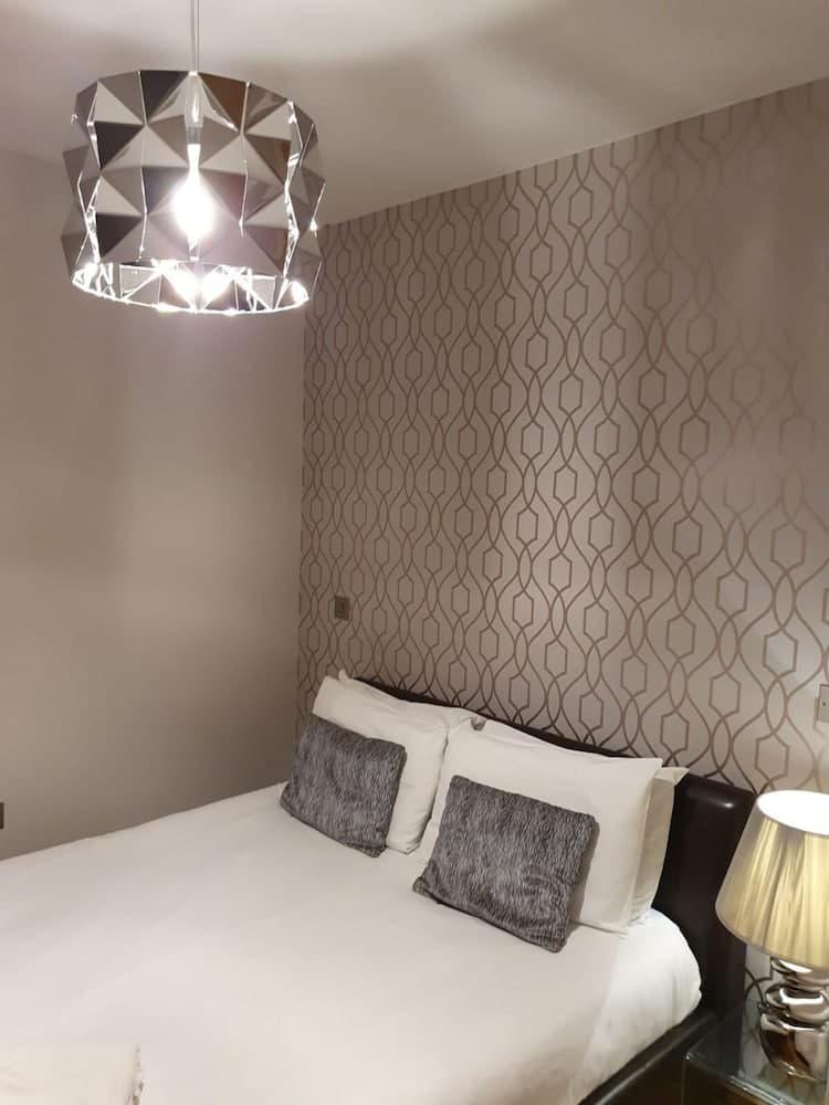 Contractor Bookers at Infinity Apartments, Liverpool, photo 5