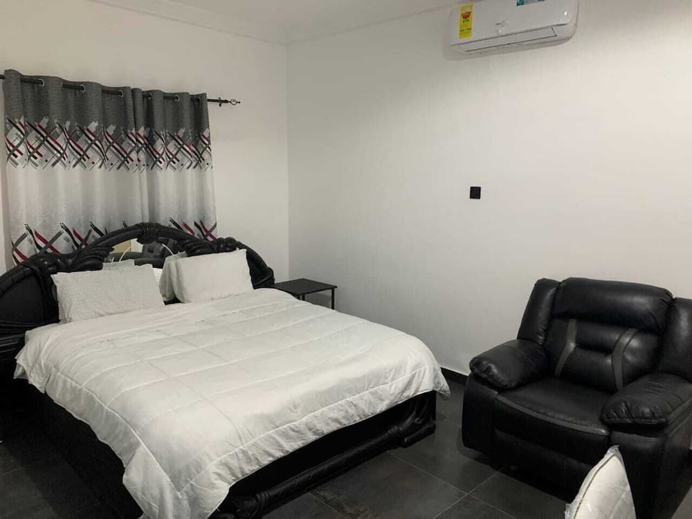Zab's Suite Hotel, Accra, photo 2