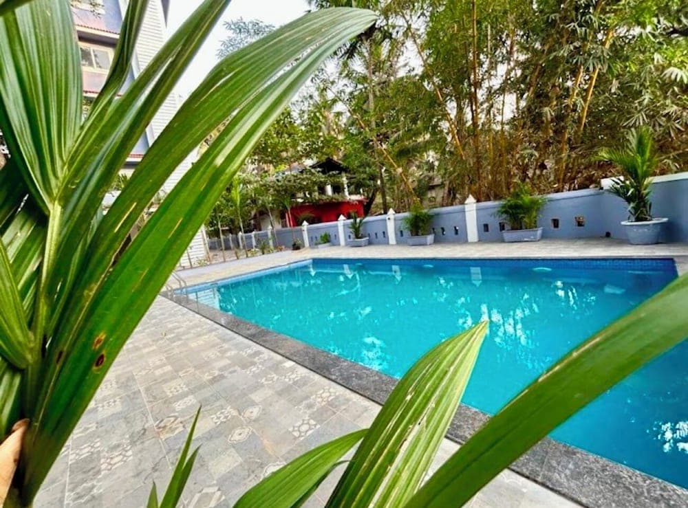 Mona Collective at Serenova, Calangute, photo 5