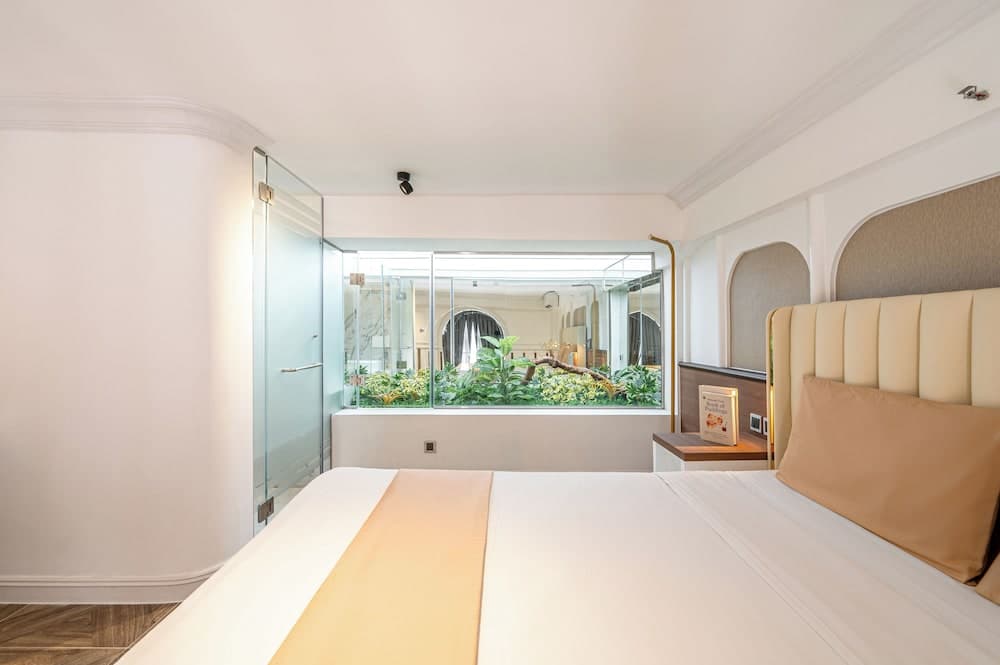 Cozrrum Lux - Sonata Imperial, Ho Chi Minh City, photo 2