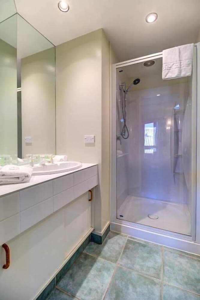 Lakefront Apartments, Queenstown, photo 6