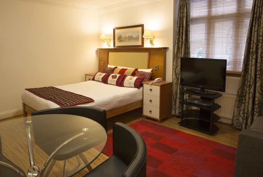 Aspen Apartments, London