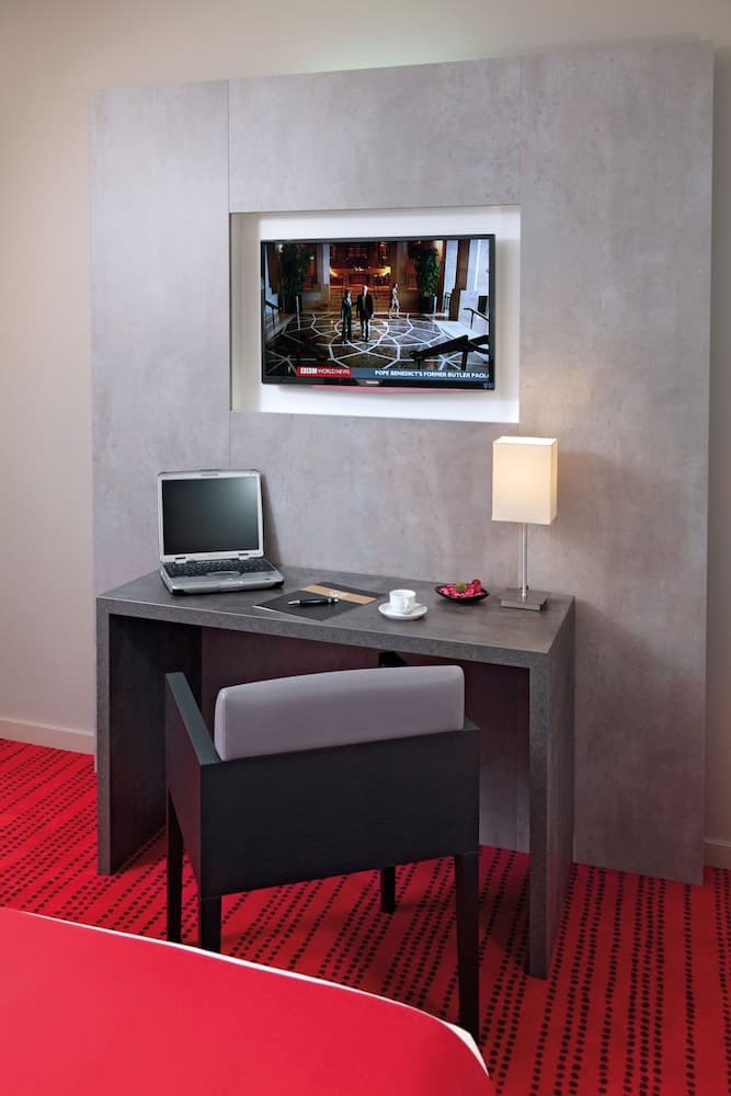 Hotel room at Appart'City Confort Grenoble Inovallée