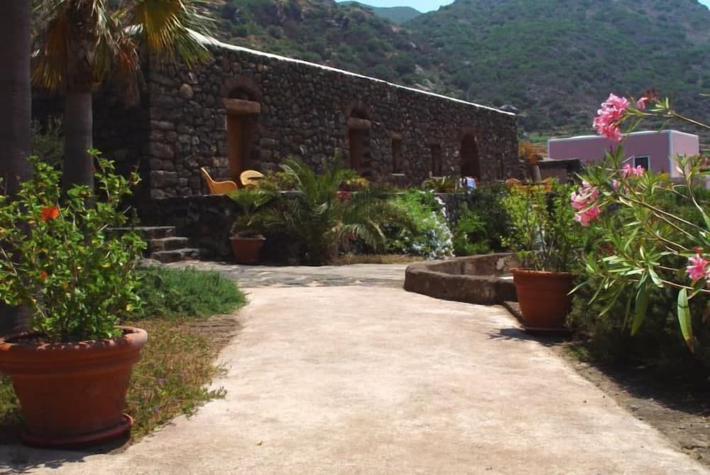 Santa Teresa Azienda Agricola, Pantelleria