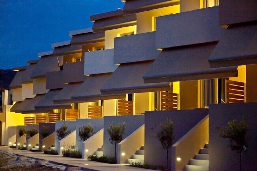 Xanthippi Hotel Apartments, Aegina