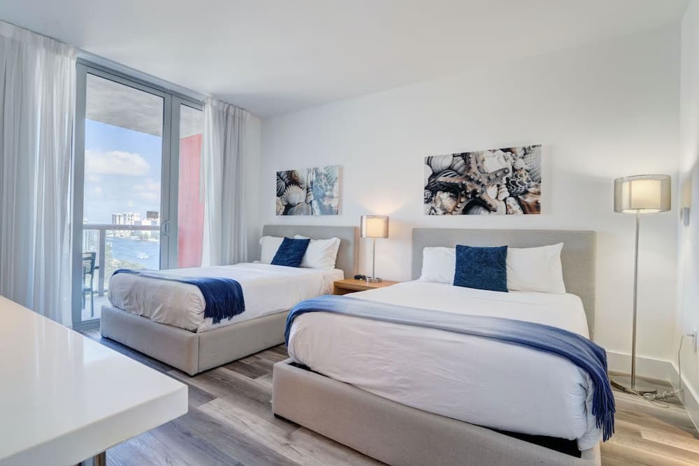 Beachwalk Private Apartments, Hallandale Beach, photo 3