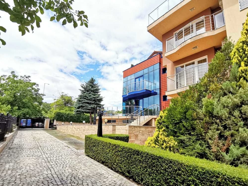 Twins Palace Apart Hotel, Varna