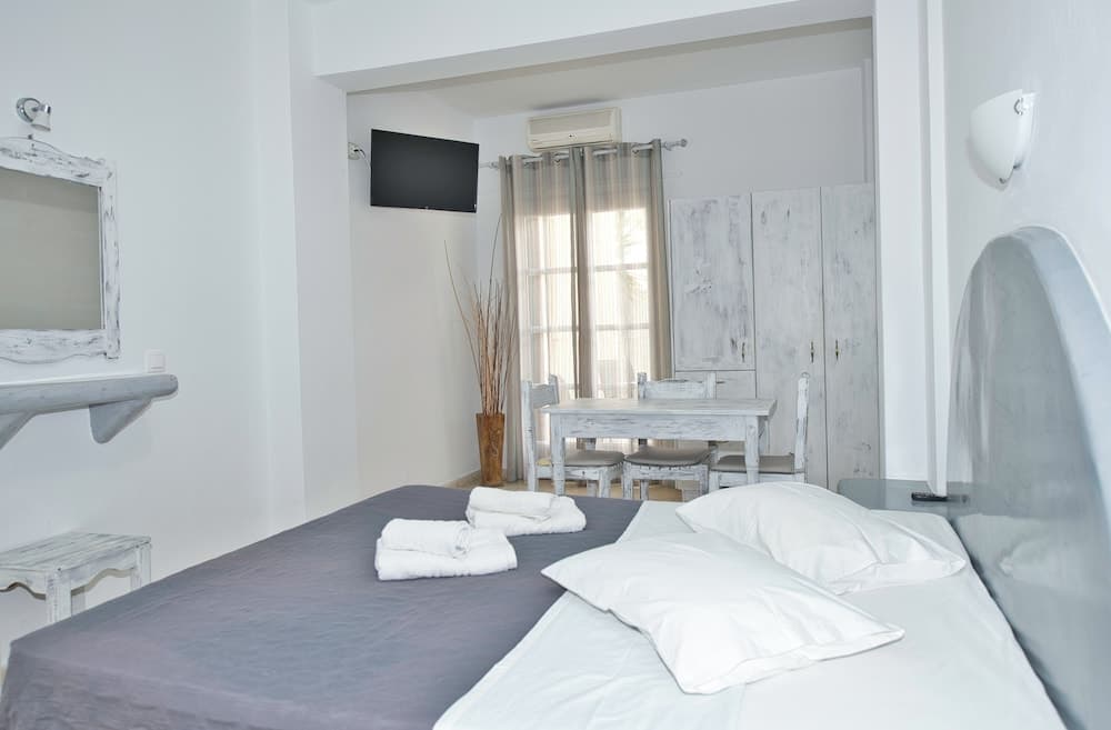 Ira Apartments, Santorini, photo 5