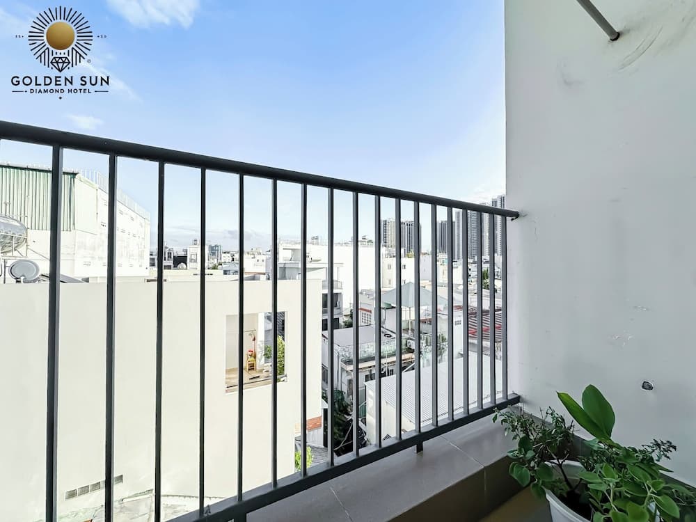 Golden Sun Apartments 7, photo 3