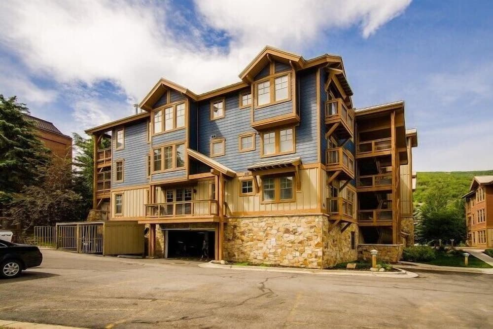 Updated Town Pointe by Park City Vacations, Park City