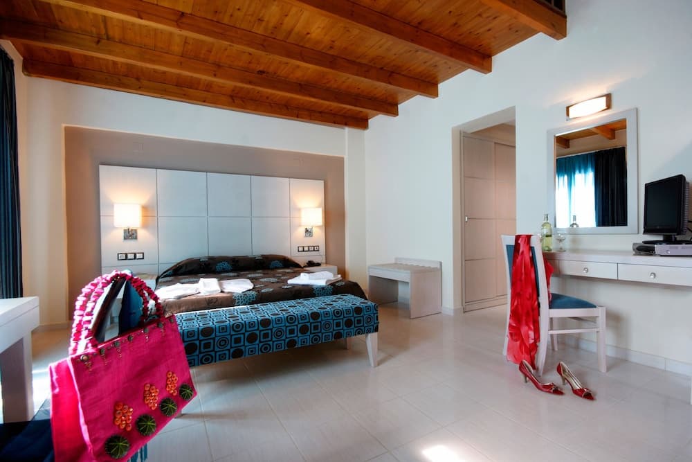 Theros Hotel, Platanias, photo 3