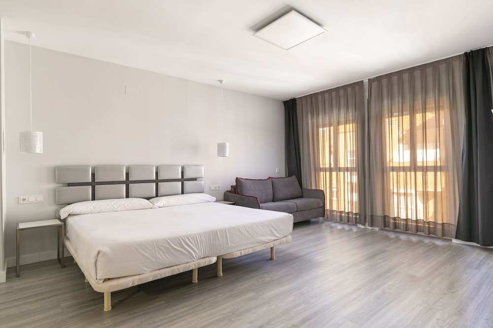 HA Apartahotel Quo Eraso, Madrid