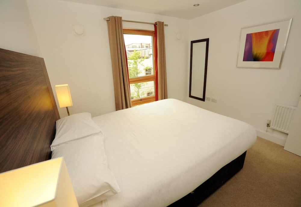 PREMIER SUITES PLUS Bristol Cabot Circus, Bristol, photo 5