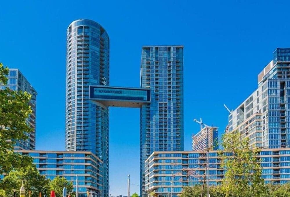 Waterfront Majesty Enclaves, Toronto